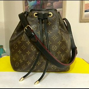 *JUST SOLD ON MERCARI DO NOT BUY*